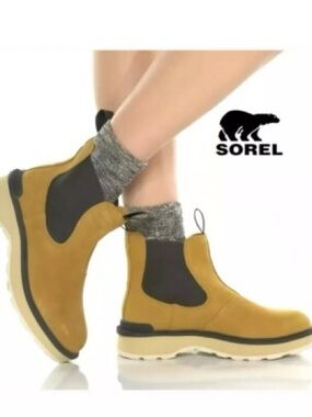 NWT Sorel Women's Chelsea Boot - Geo Yellow